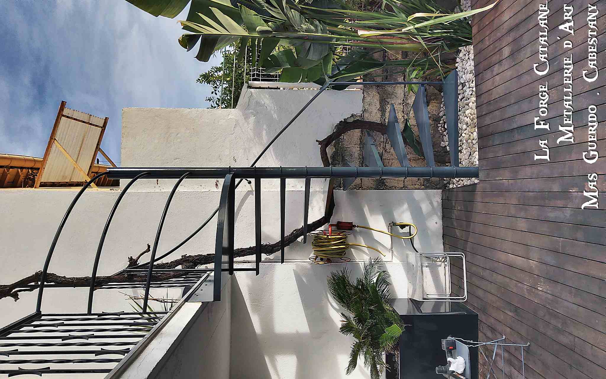 escalier helicoidal exterieur fer Forge Catalane 1.jpg